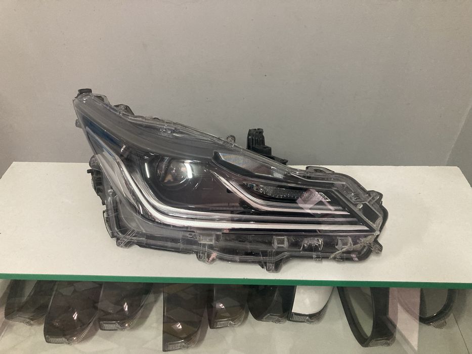 Фара правая Тойота Королла Е210 / Toyota Corolla E210