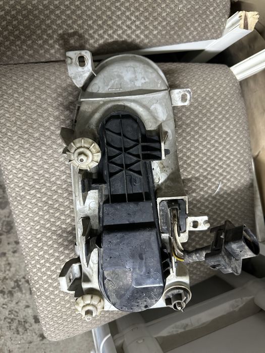 Продам фару от гольф 3