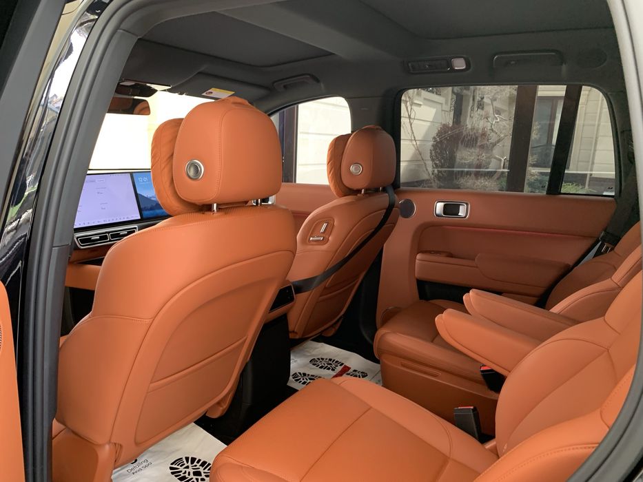 Li 8 Ultra 2025 apelsin salon