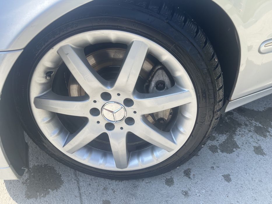 Jante originale Mercedes R17 + anvelope iarnă – stare foarte bună