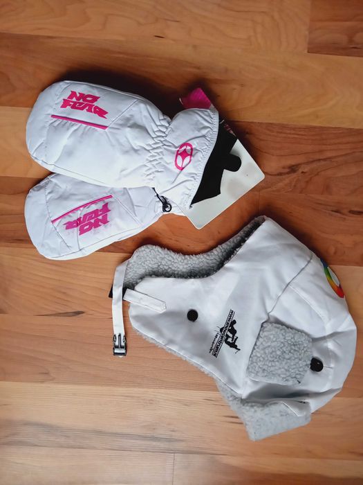 Нови  Комплект Каска  и очила за ски