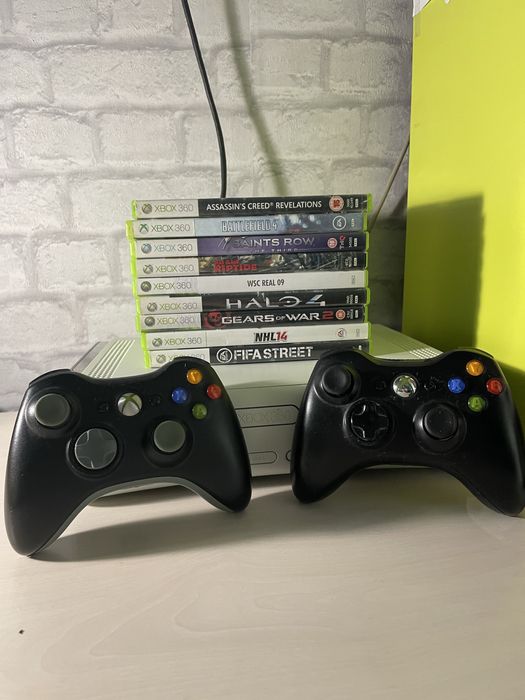 Xbox 360 с 2 джойстика