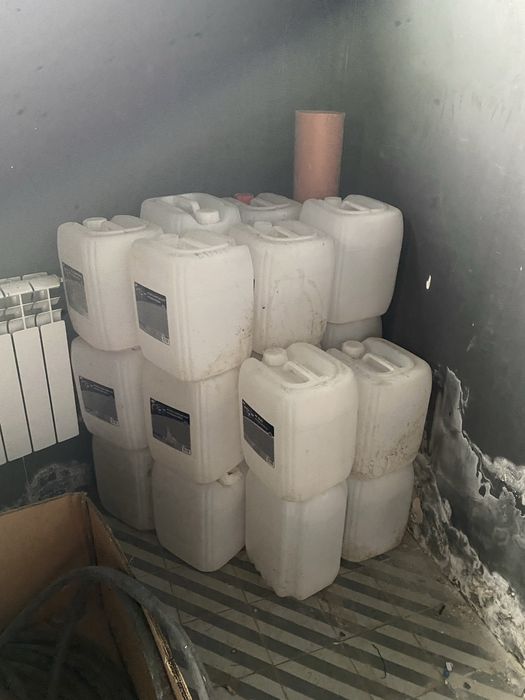 Продаются 20л канистры