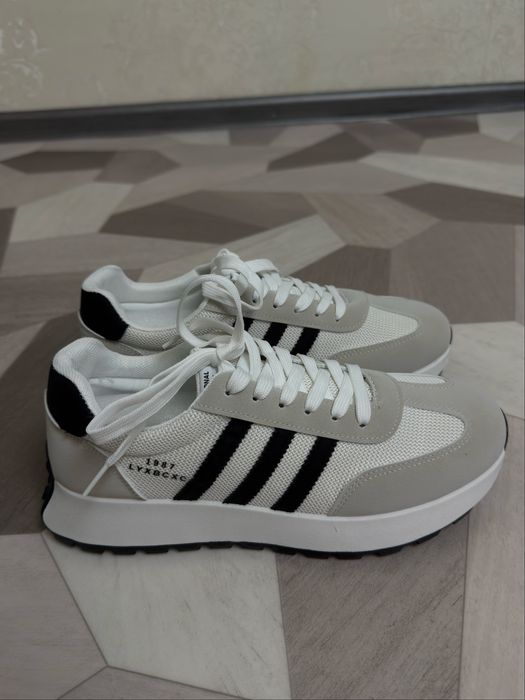 НОВЫЕ модные кроссовки