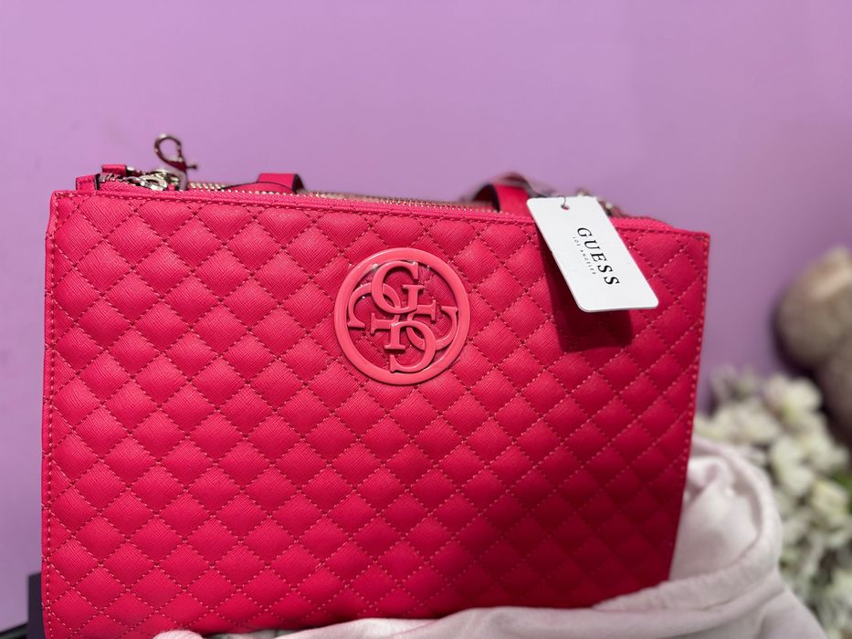 Дамска чанта Guess
