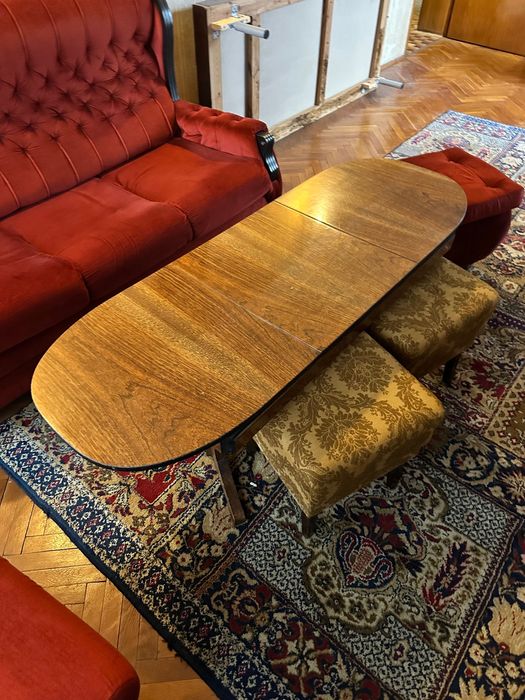 Старинни мебели в добро състояние-гардероби, маси, столове, дивани