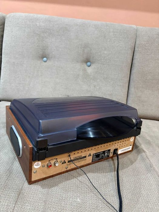 Pick-up cu radio AM-FM Soundmaster PL-186