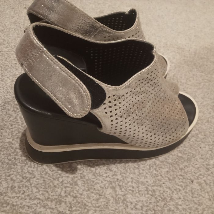 Летние босоножки