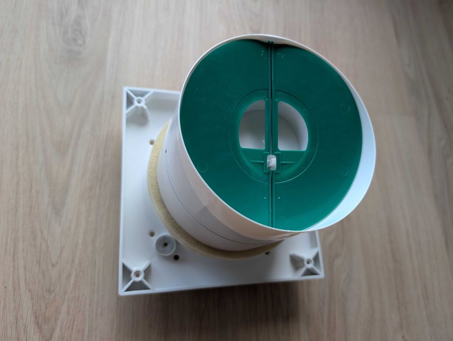 Vând ventilator Helios MiniVent M1/120 N/C