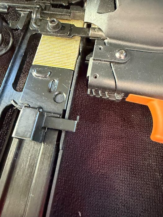 T jep pistol de cuie capse pe acumulator si gaz