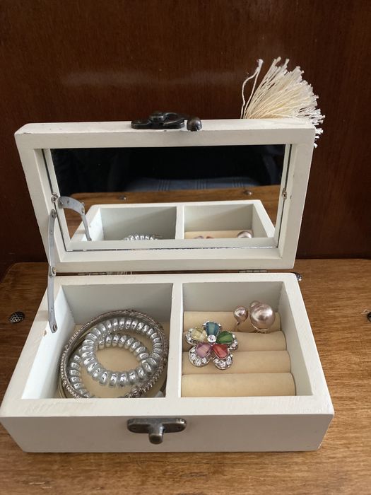 Casetă bijuterii cu oglindă 17cm / 10 cm