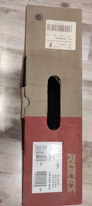 Ролкови кънки 34-37 момиче в комплект с каска  и комплект наколенки