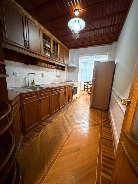 Аренда квартира ул. Садыка Азимова 4/2/4 100 м2