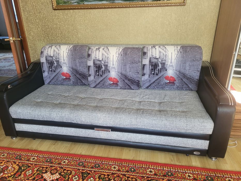 Срочно продам диван в отличном состоянии!