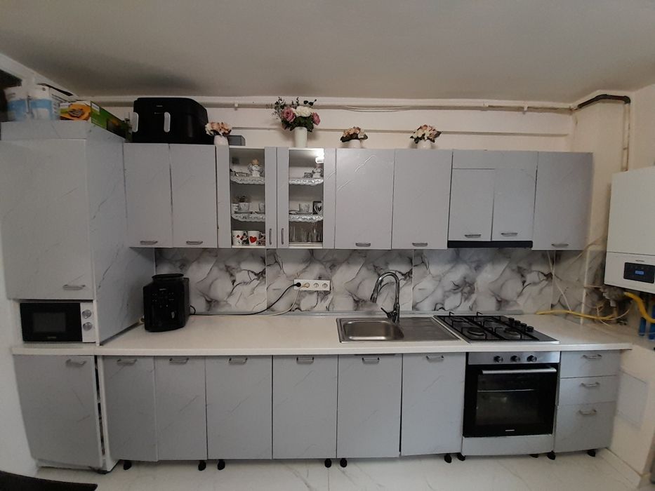 Vând mobila bucătărie