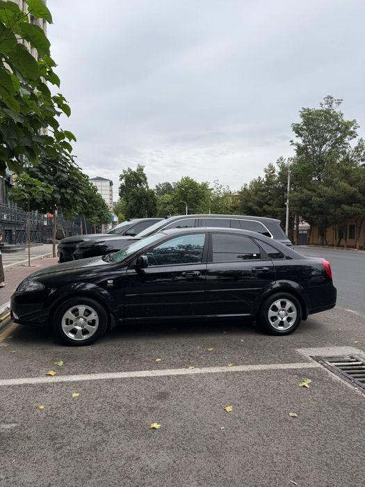 Chevrolet Jentra avtomat 2022 full Qora prapon gaz
