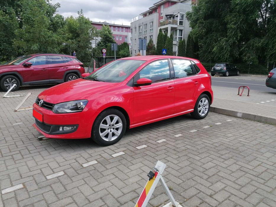 VOLKSWAGEN Polo 2012