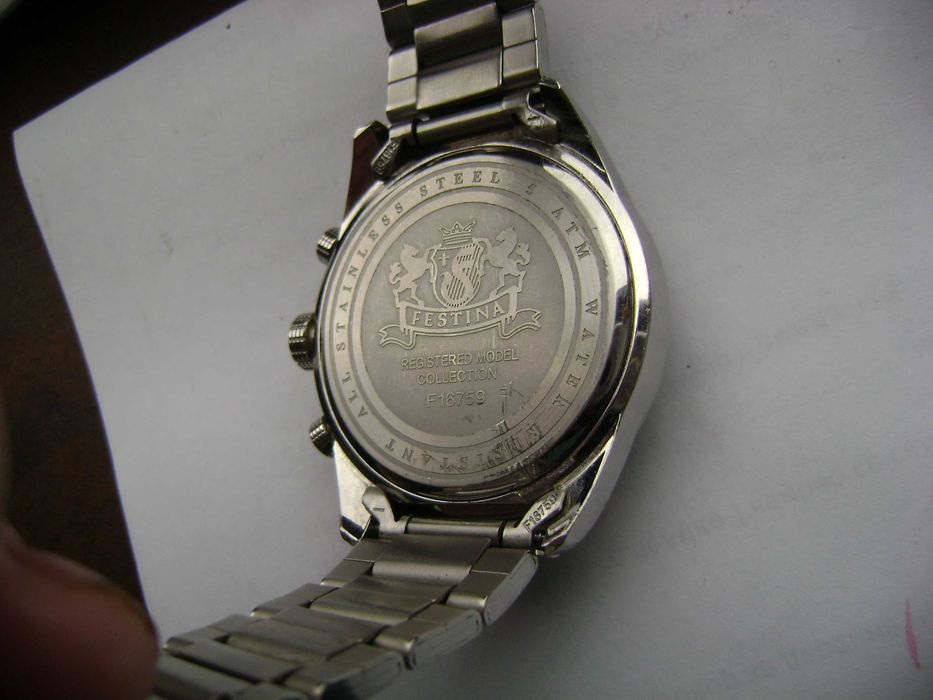 Продавам швейцарски часовник Festina Chronograph