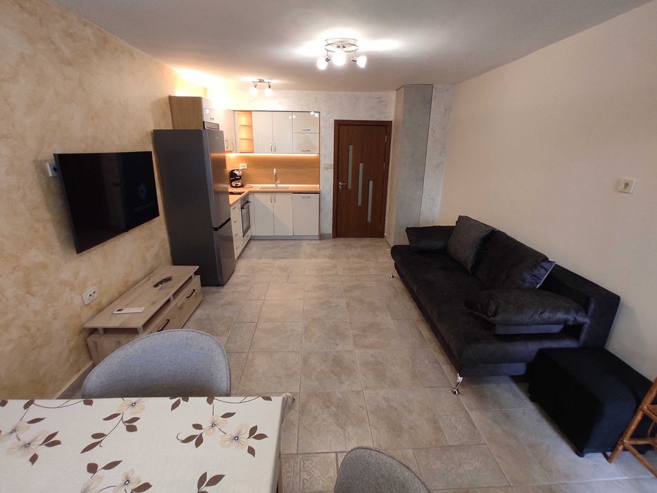 Дава се под наем Двустаен апартамент в Пловдив, Въстанически - 78 кв.м за 484.5 € - Снимка #2