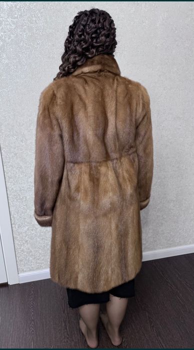 Продам норковую шубу