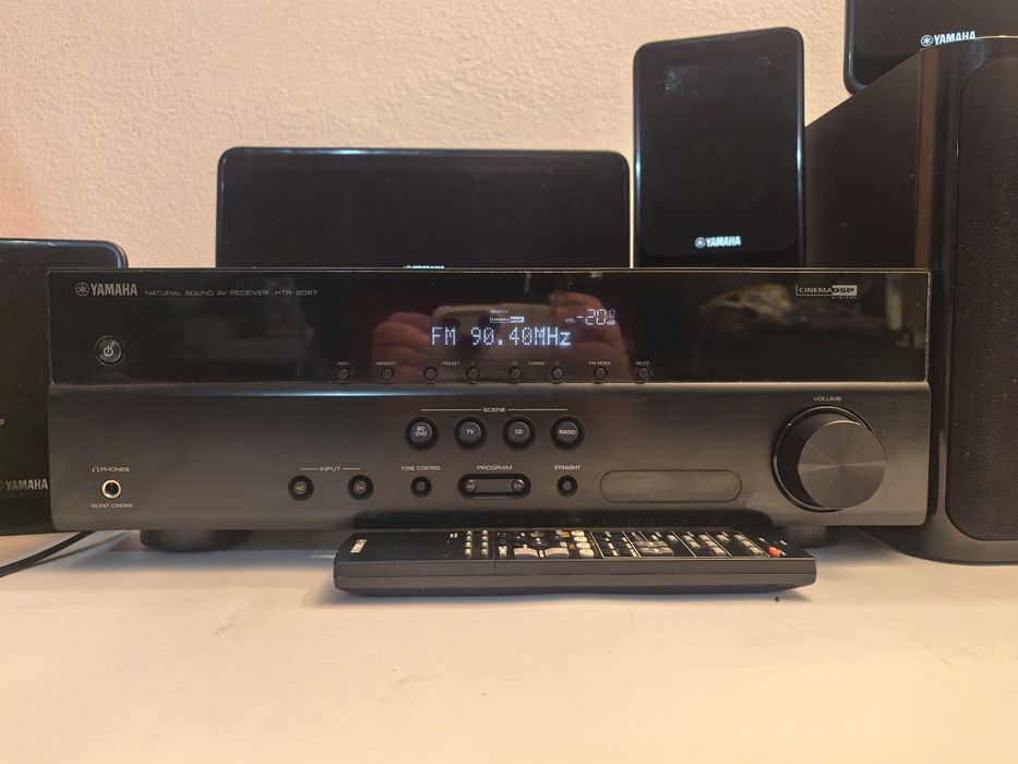 Amplificator Yamaha HTR 2067 cu boxe Yamaha  NS B20 si Subwoofer NS SWP 20 telecomanda originala
