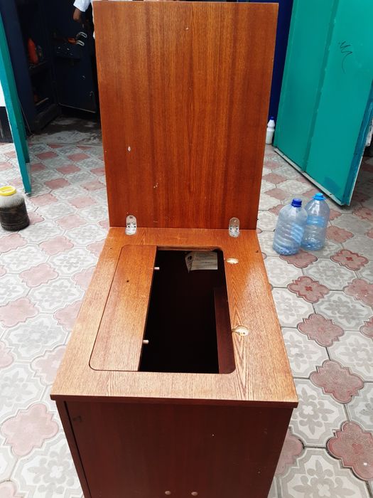 Столик от ножной швейной машинки