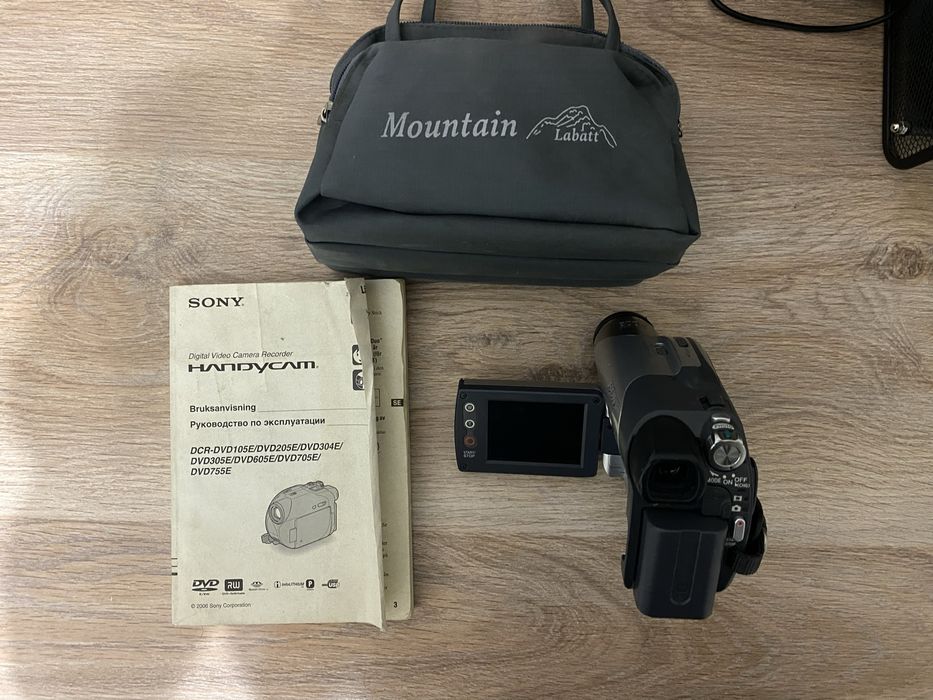 Sony Handycam DCR-DVD105E | Ретро видеокамера 2000-х