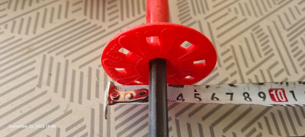 Diblu termosistem Baumit cu cui metalic