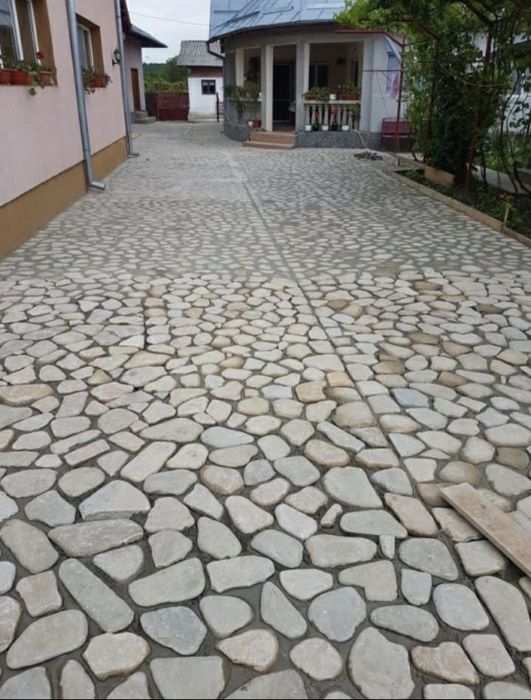 Piatra de râu, pavaj piatra de rău, piatra de râu rezistenta