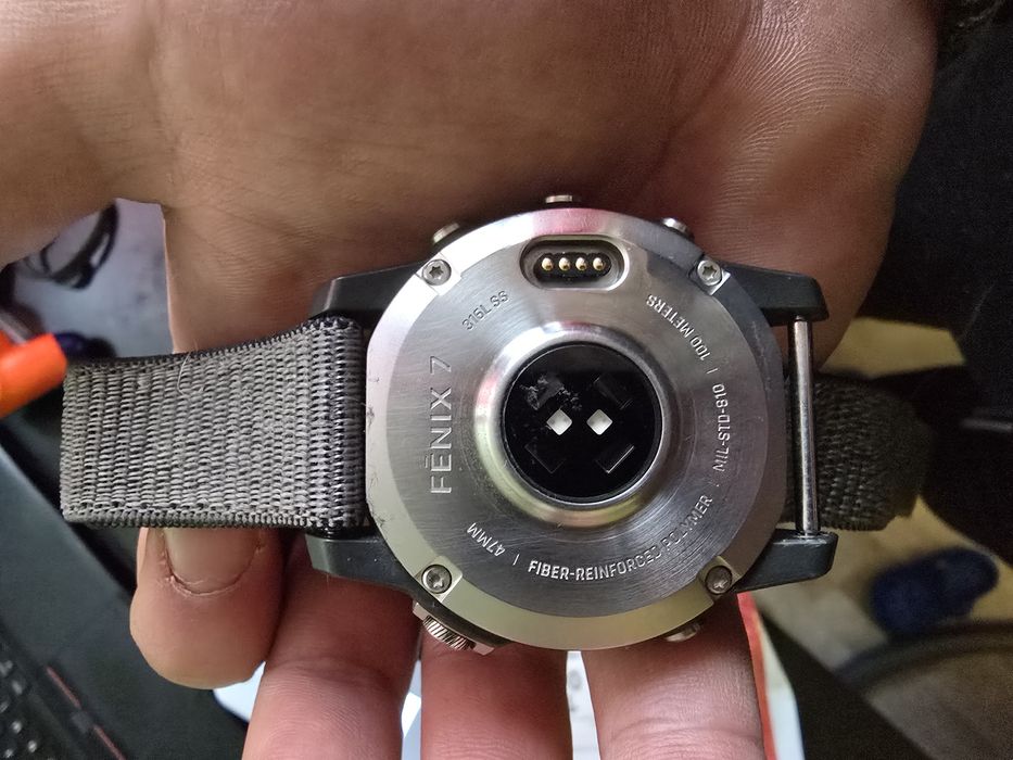 Продавам Garmin Fenix 7