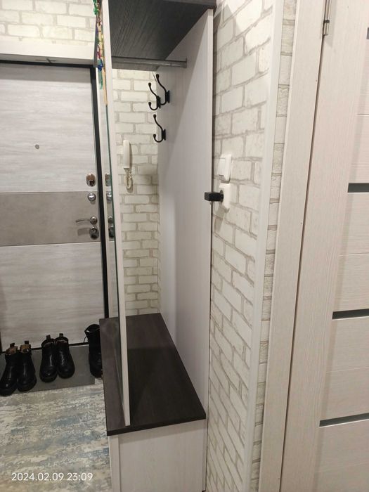 Продам прихожую.