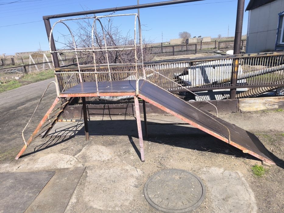 Продам железную горку
