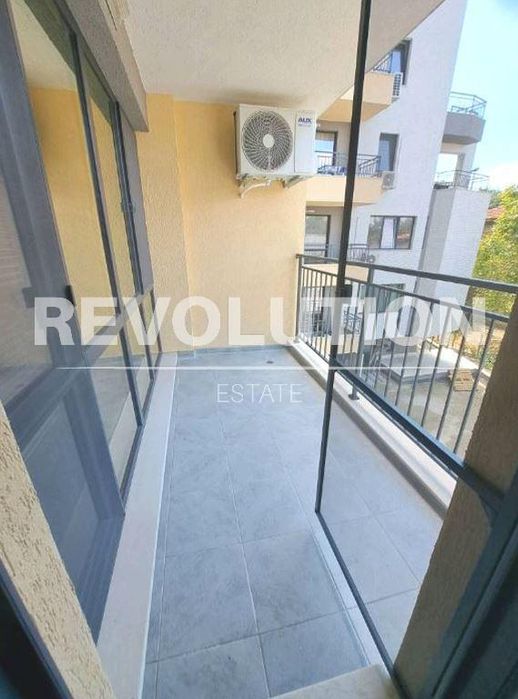 Дава се под наем Двустаен апартамент в Варна, Цветен квартал - 75 кв.м за 600 € - Снимка #5