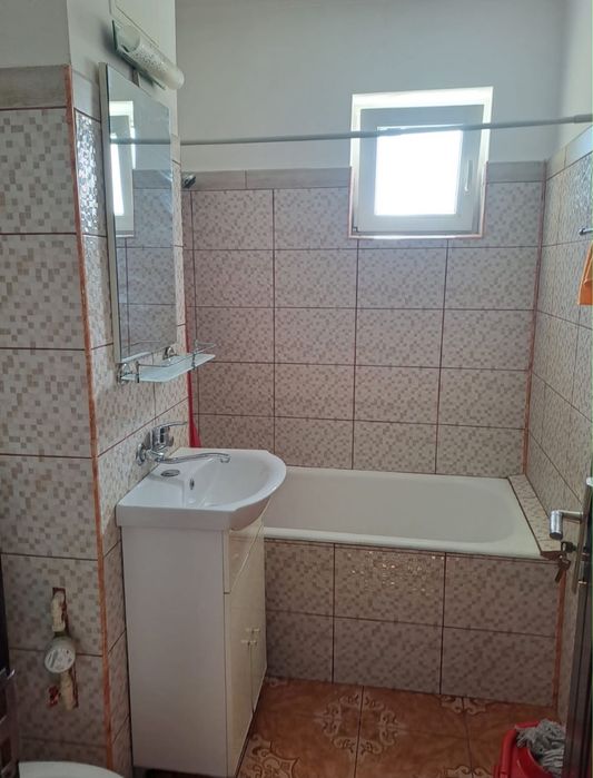 Se inchiriaza garsoniera 30mp aleea baraj bistritei
