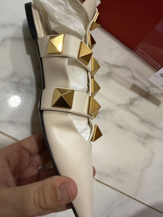 Valentino Garavani Roman Stud Ballerina  37