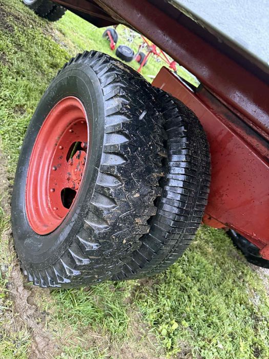 Remorca basculabila spre spate  8 tone