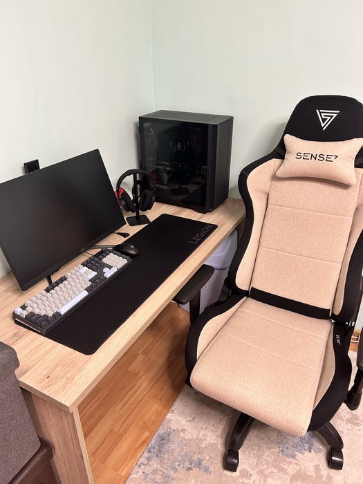 PC gaming de vanzare, aproape nou in garantie  !! Doar predare personala !!
