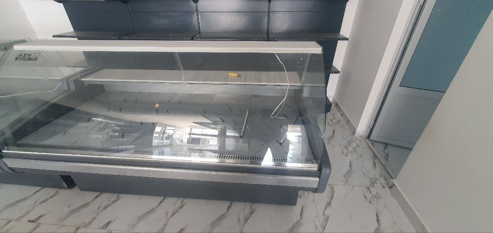 Холодильник витрина ворона Шкаф холодильник