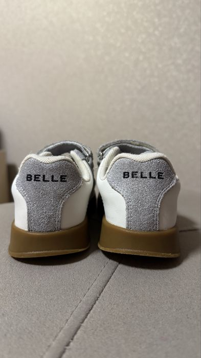 Детские кроссовки для девочки