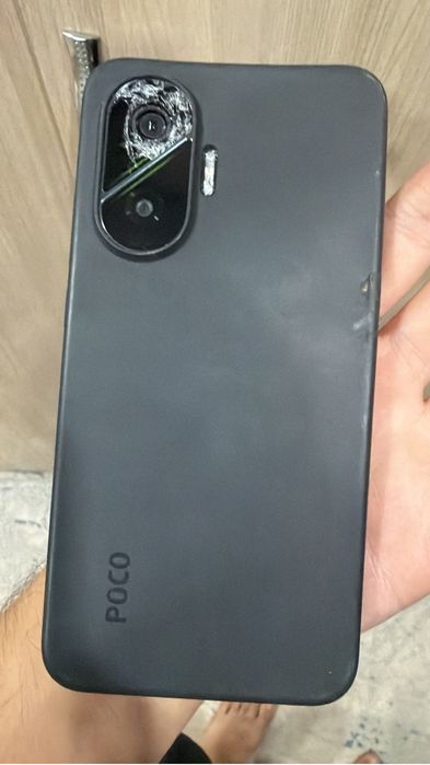 Poco F7 продам, в сломанном состоянии