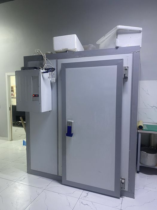 Продам морозильную камеру