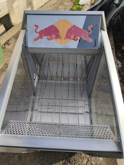 Хладилна витрина Редбул