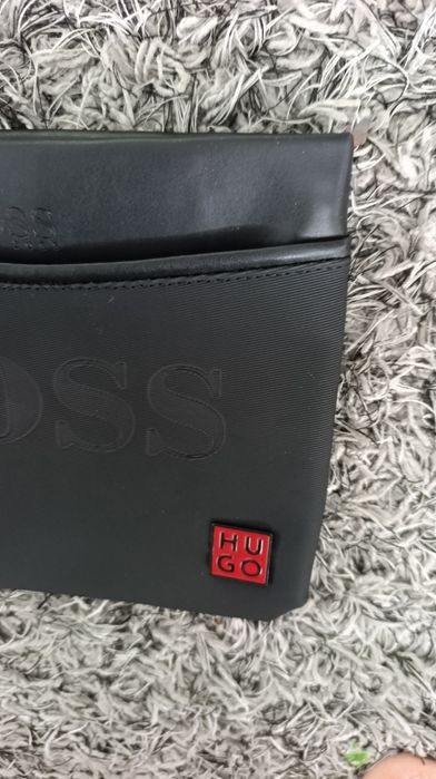 Hugo Boss нова чанта за ръка/под рамо клъч