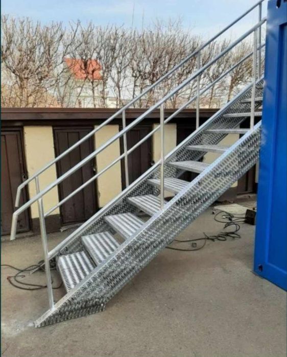 Scară zincată profesionala