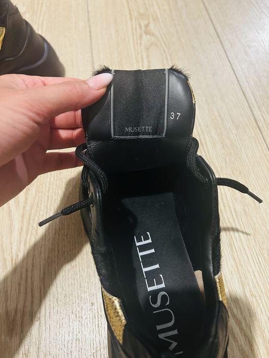 Adidasi Musette