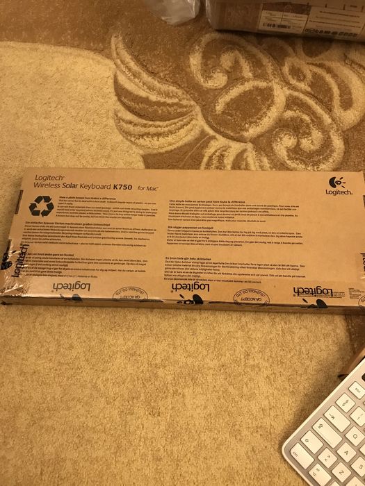 Tastatura logitech K750 noua sigilata..