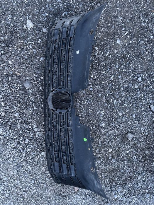 Решетка с емблема Фолксваген Пасат Б7