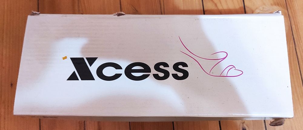 продавам нови дамски обувки - тип пантофки Xcess, изкуствена кожа