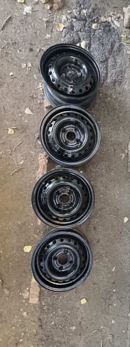 Продам штампованные диски R13