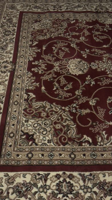 Продам ковер очень красивый почти новый